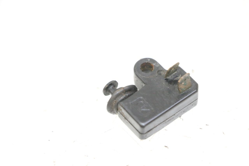 photo de LUZ FRENO INTERRUPTOR DERECHA YAMAHA FJ 36Y 1100 (1984 - 1985)