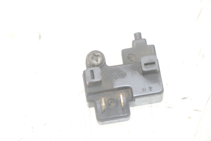 photo de CONTACTOR DE LUZ DE FRENO DERECHO YAMAHA FJR ABS 1300 (2006 - 2012) - Zoom estado de uso