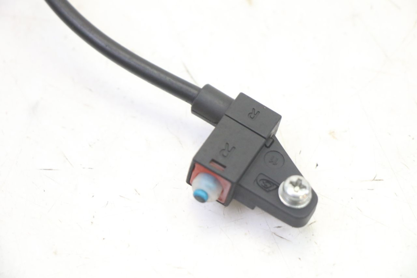 photo de CONTACTOR DE LUZ DE FRENOS DERECHO VENESI FLY RETRO 4T 50 (2020 - 2025)