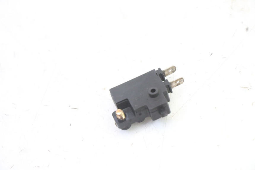 photo de LUZ FRENO INTERRUPTOR DERECHA YAMAHA FZ6 FAZER S2 600 (2007 - 2011)