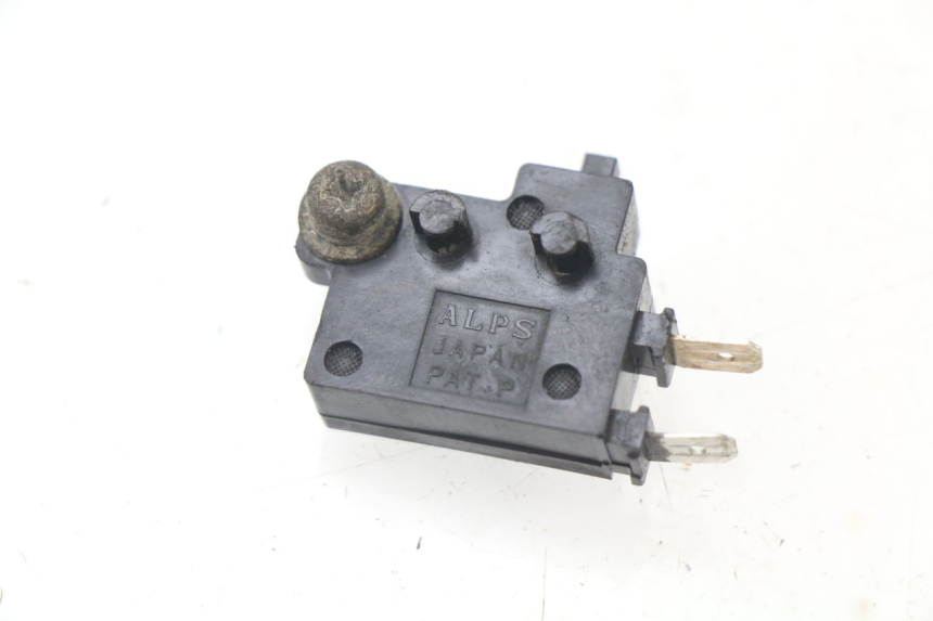 photo de LUZ FRENO INTERRUPTOR DERECHA HONDA CBR 919 RR FIREBLADE 900 (1998 - 1999)