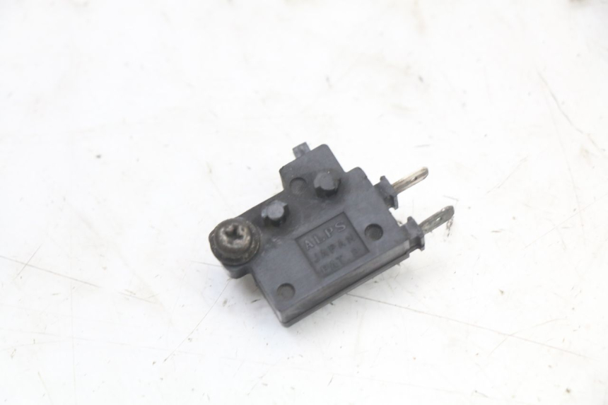 photo de LUZ FRENO INTERRUPTOR DERECHA HONDA CBR F 1000 (1993 - 1996)