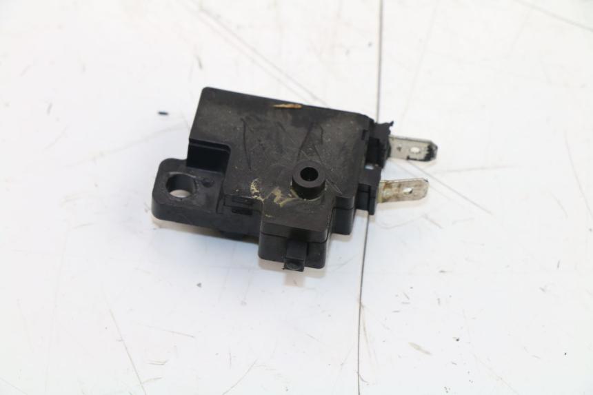 photo de LUZ FRENO INTERRUPTOR DERECHA HONDA CBR F 600 (1991 - 1994)