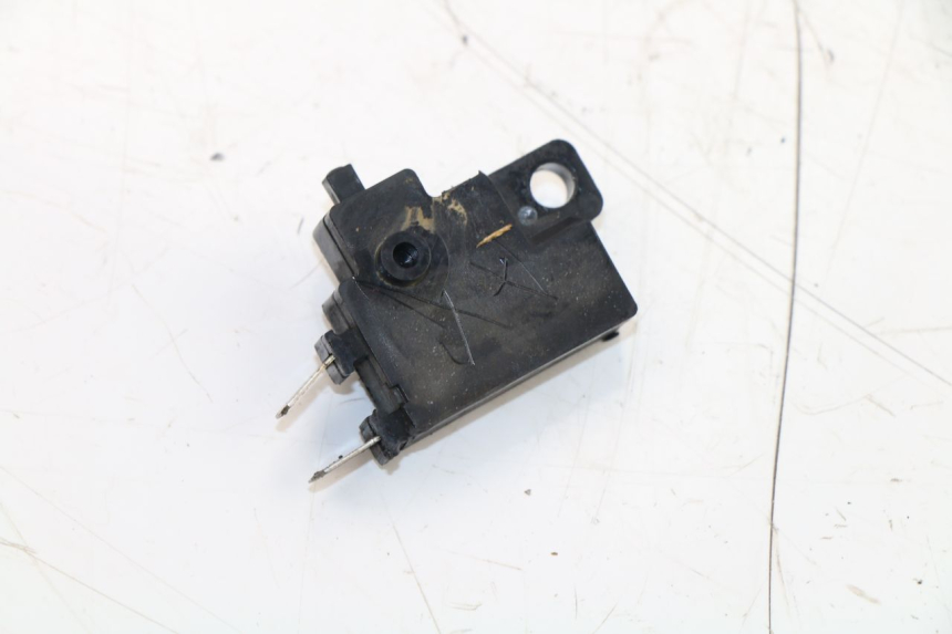 photo de LUZ FRENO INTERRUPTOR DERECHA HONDA CBR F 600 (1991 - 1994)