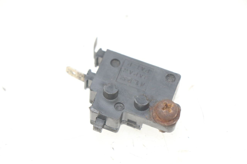 photo de CONTACTOR DE LUZ DE FRENO DERECHO HONDA CBR RR FIREBLADE 900 (1992 - 1994)