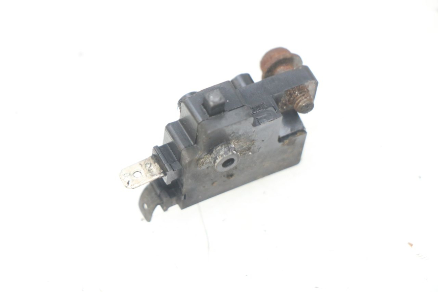 photo de CONTACTOR DE LUZ DE FRENO DERECHO HONDA CBR RR FIREBLADE 900 (1992 - 1994)