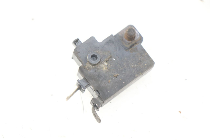 photo de CONTACTOR DE LUZ DE FRENO DERECHO HONDA CBR RR FIREBLADE 900 (1992 - 1994)