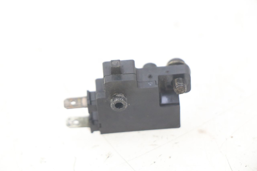 photo de CONTACTOR DE LUZ DE FRENO DERECHO HONDA FES PANTHEON 125 (2003 - 2007)