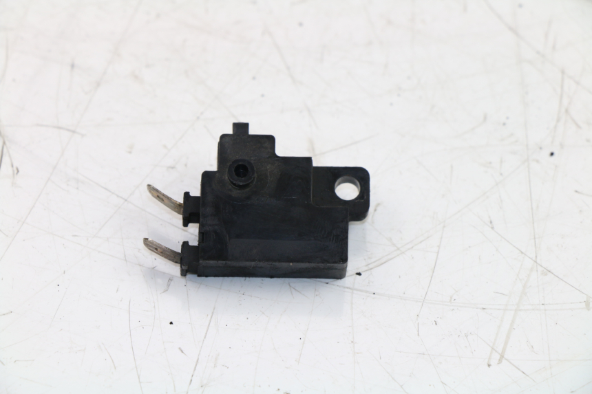 photo de CONTACTOR DE LUZ DE FRENO DERECHO HONDA FES PANTHEON 125 (2003 - 2007)