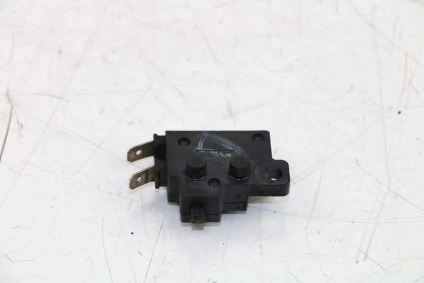 photo de CONTACTOR DE LUZ DE FRENO DERECHO HONDA FES PANTHEON 125 (2003 - 2007)