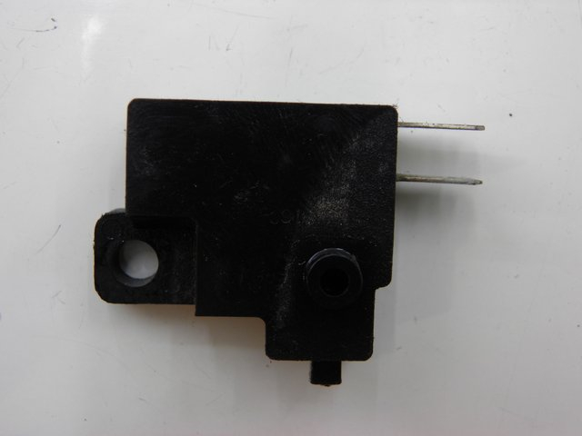 photo de CONTACTOR DE LUZ DE FRENO DERECHO HONDA NHX LEAD 110 (2008 - 2010)