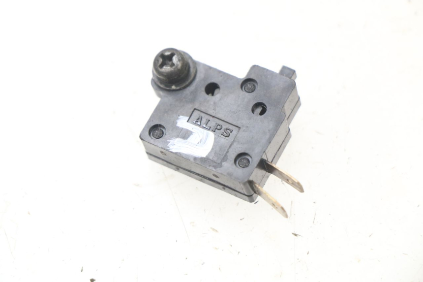 photo de CONTACTOR DE LUZ DE FRENO DERECHO HONDA NHX LEAD 110 (2008 - 2010)