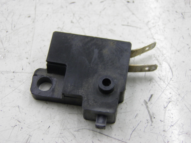 photo de CONTACTOR DE LUZ DE FRENO DERECHO HONDA NHX LEAD 110 (2008 - 2010)