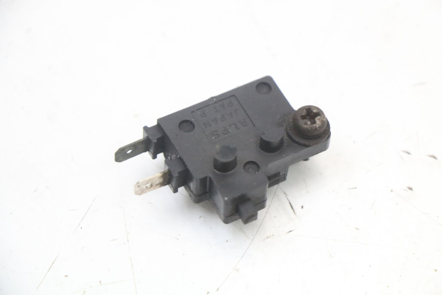 photo de CONTACTOR DE LUZ DE FRENO DERECHO HONDA NTV DEAUVILLE 650 (1998 - 2001)