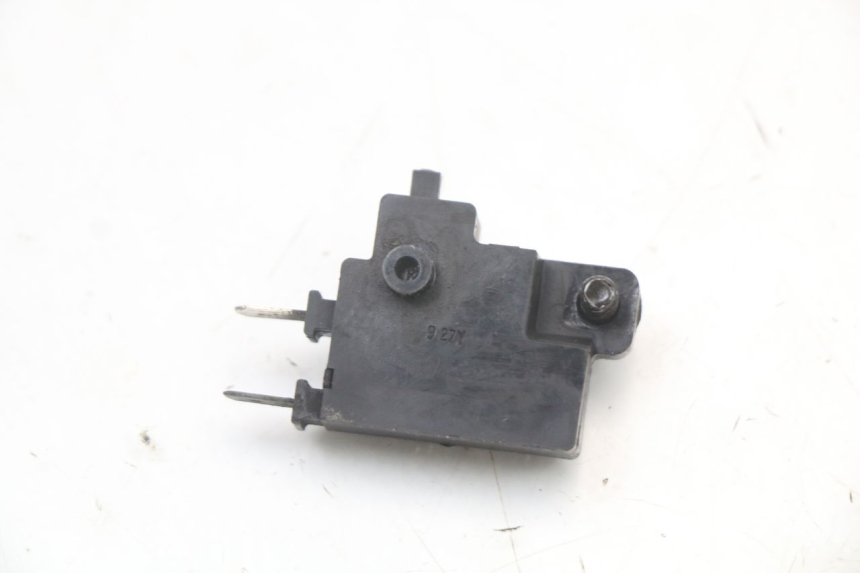 photo de CONTACTOR DE LUZ DE FRENO DERECHO HONDA NTV DEAUVILLE 650 (1998 - 2001)