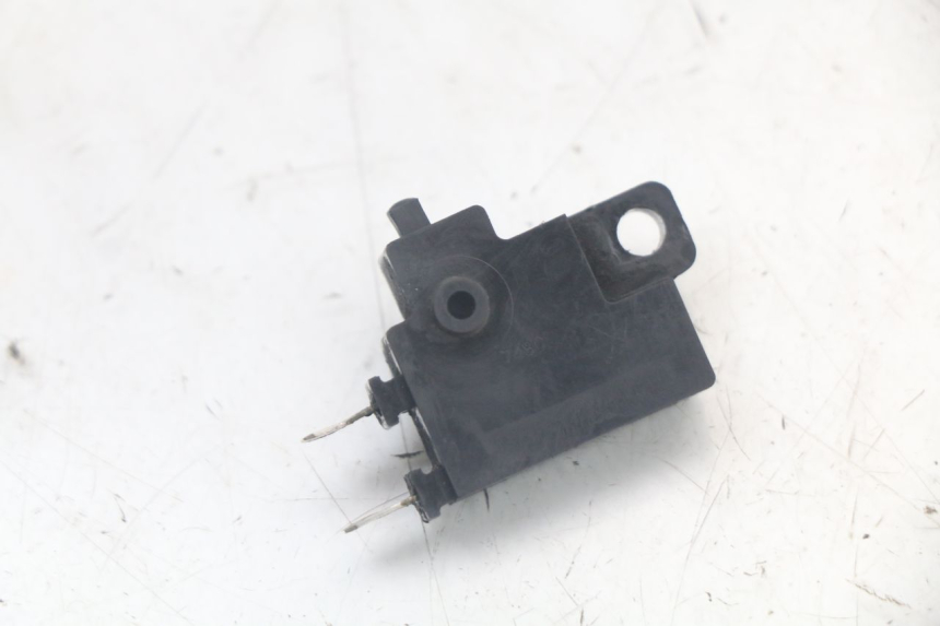 photo de CONTACTOR DE LUZ DE FRENO DERECHO HONDA NTV DEAUVILLE 650 (1998 - 2001)