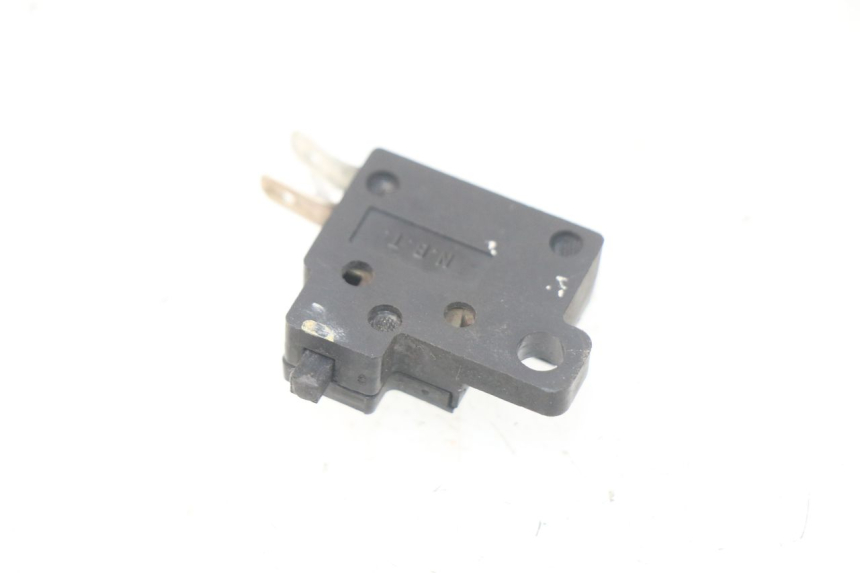 photo de LUZ FRENO INTERRUPTOR DERECHA HONDA SES DYLAN 125 (2002 - 2006)