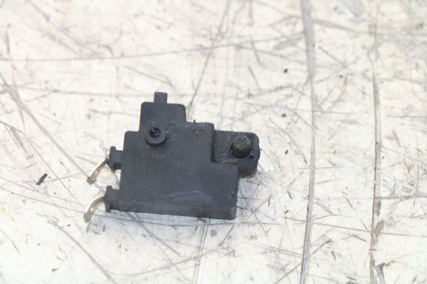 photo de LUZ FRENO INTERRUPTOR DERECHA HONDA VFR 750 (1994 - 1997)