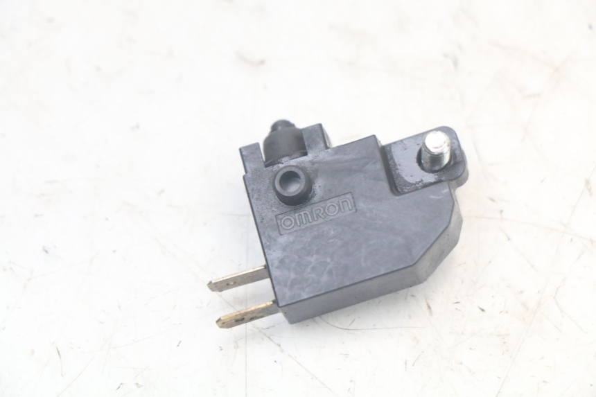 photo de CONTACTOR DE LUZ DE FRENO DERECHO KAWASAKI VERSYS ABS 650 (2015 - 2018)