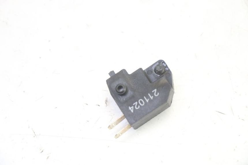photo de LUZ FRENO INTERRUPTOR DERECHA PEUGEOT KISBEE 4T 50 (2018 - 2022)