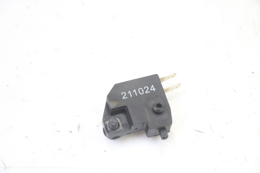 photo de LUZ FRENO INTERRUPTOR DERECHA PEUGEOT KISBEE 4T 50 (2018 - 2022)