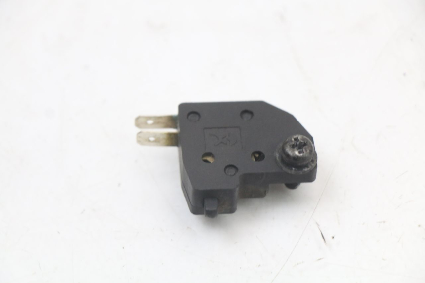 photo de CONTACTOR DE LUZ DE FRENO DERECHO KYMCO AGILITY 4T 50 (2018 - 2022)