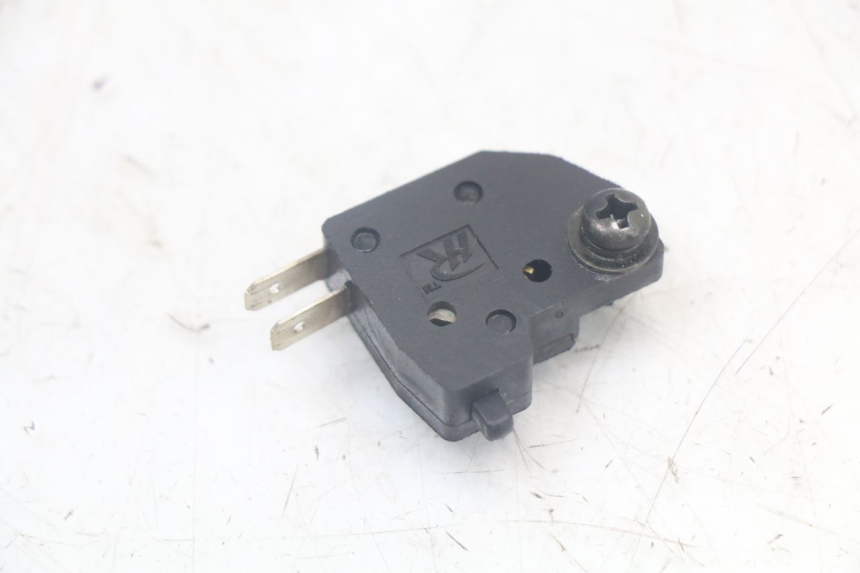 photo de CONTACTOR DE LUZ DE FRENO DERECHO KYMCO AGILITY 4T 50 (2018 - 2022)