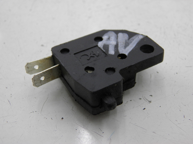 photo de CONTACTOR DE LUZ DE FRENO DERECHO KYMCO AGILITY 4T 50 (2005 - 2018)