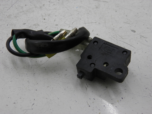 photo de CONTACTOR DE LUZ DE FRENO DERECHO KYMCO AGILITY 4T 50 (2005 - 2018)