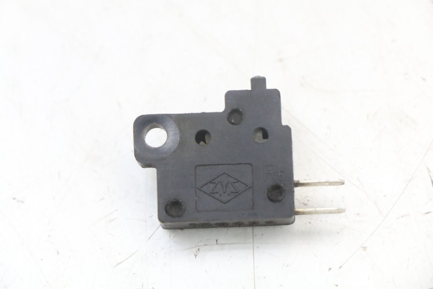 photo de CONTACTOR DE LUZ DE FRENO DERECHO KYMCO DINK 4T 50 (2007 - 2018)