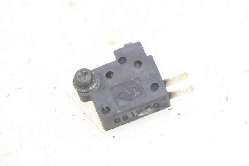 photo de CONTACTOR DE LUZ DE FRENO DERECHO KYMCO DINK STREET 125 (2009 - 2014)