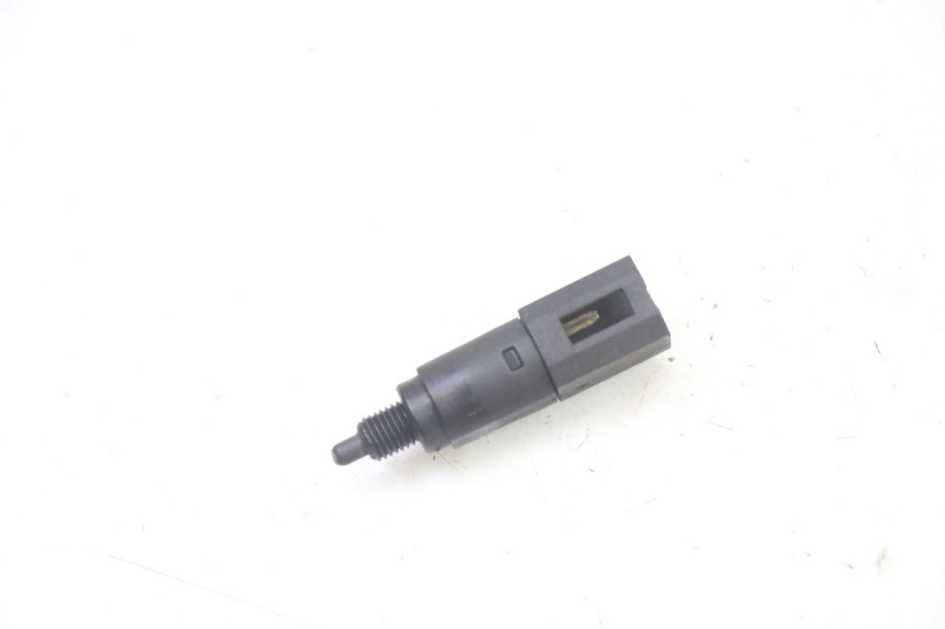 photo de LUZ FRENO INTERRUPTOR DERECHA PIAGGIO LIBERTY 4T 50 (2009 - 2015)