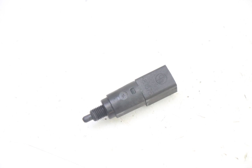 photo de LUZ FRENO INTERRUPTOR DERECHA PIAGGIO LIBERTY 4T 50 (2009 - 2015)