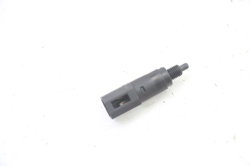 photo de LUZ FRENO INTERRUPTOR DERECHA PIAGGIO LIBERTY 4T 50 (2009 - 2015)
