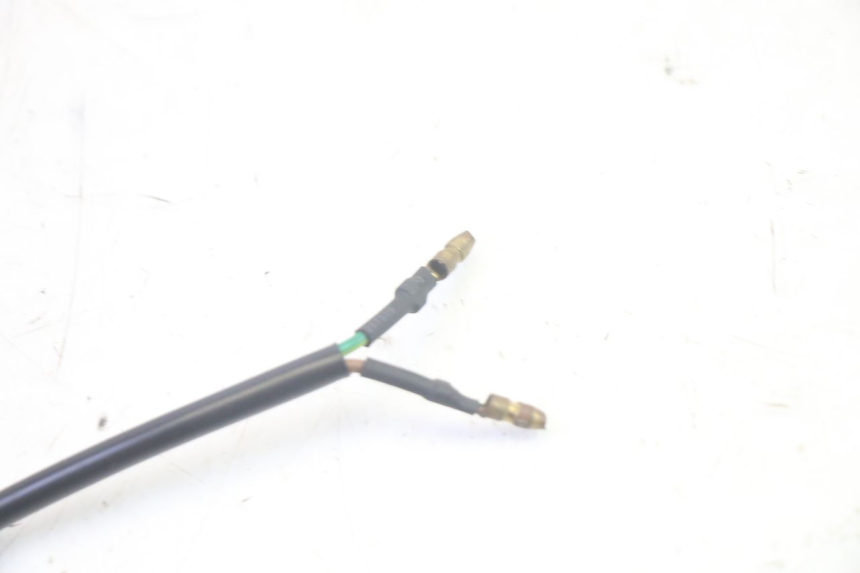photo de LUZ FRENO INTERRUPTOR DERECHA YAMAHA NEOS NEO'S 4T 50 (2008 - 2016) - Primer plano técnico