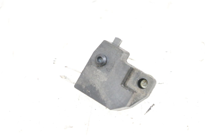 photo de CONTACTOR DE LUZ DE FRENO DERECHO SYM ORBIT III 3 4T 50 (2018 - 2021) - Detalle de la pieza