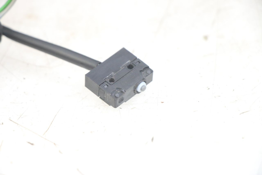 photo de LUZ FRENO INTERRUPTOR DERECHA PEUGEOT GEOPOLIS RS 125 (2007 - 2009)