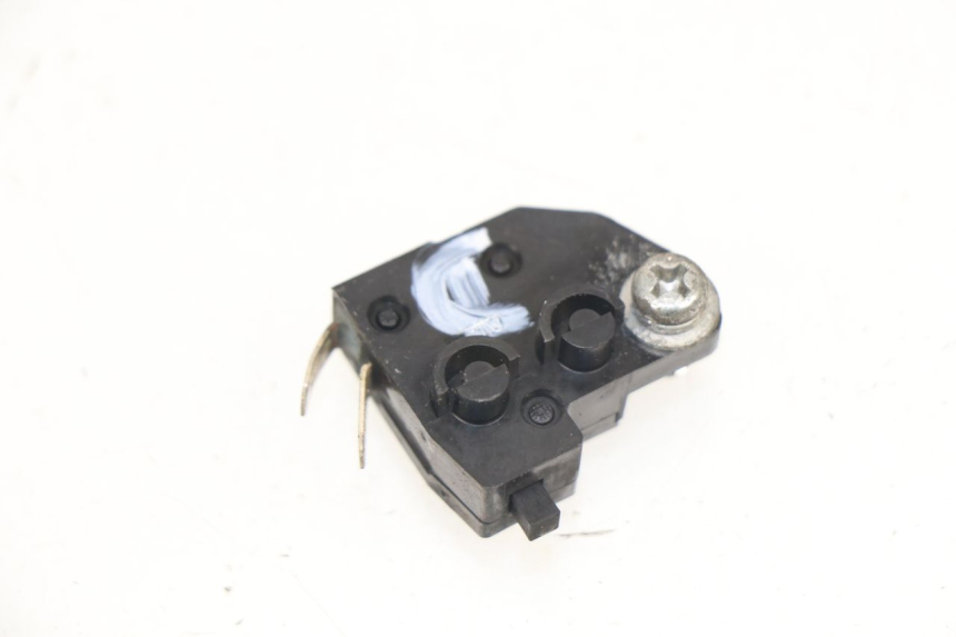 photo de CONTACTOR DE LUZ DE FRENO DERECHO PEUGEOT SATELIS 125 (2010 - 2012)