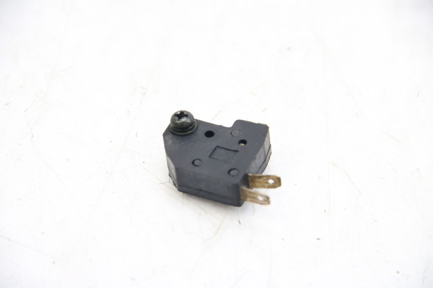 photo de CONTACTOR DE LUZ DE FRENO DERECHO PEUGEOT TWEET 4T 50 (2010 - 2014)