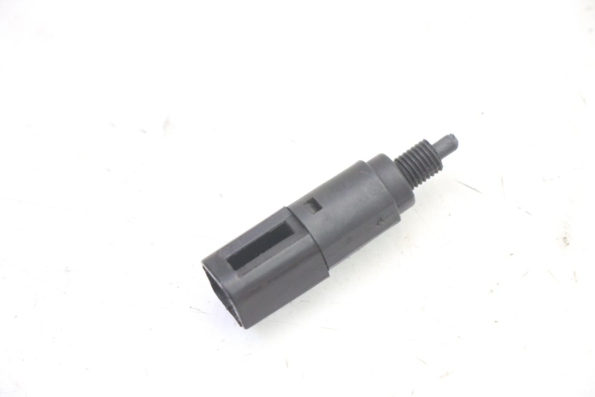 photo de LUZ FRENO INTERRUPTOR DERECHA GILERA RUNNER SP 50 (2006 - 2008)