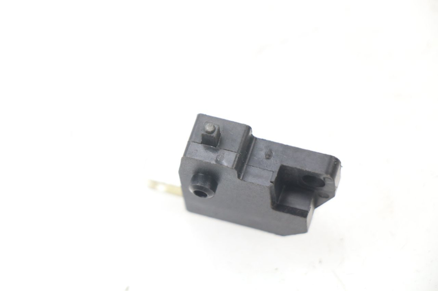 photo de LUZ FRENO INTERRUPTOR DERECHA S-RIDER CAPRI 2T 50 (2010 - 2017)