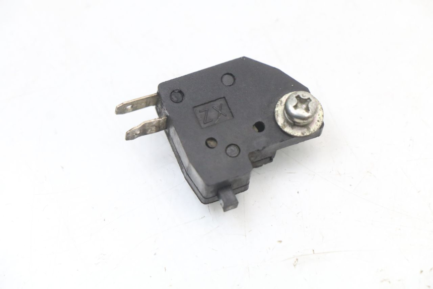 photo de CONTACTOR DE LUZ DE FRENO DERECHO DAELIM S3 125 (2010 - 2017)