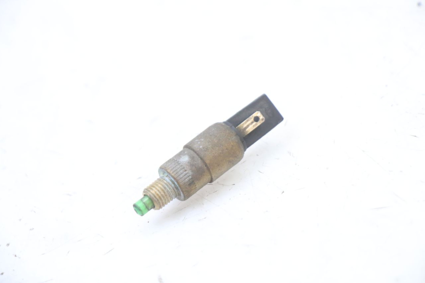 photo de LUZ FRENO INTERRUPTOR DERECHA PIAGGIO SUPER LX 125 (2000 - 2003)