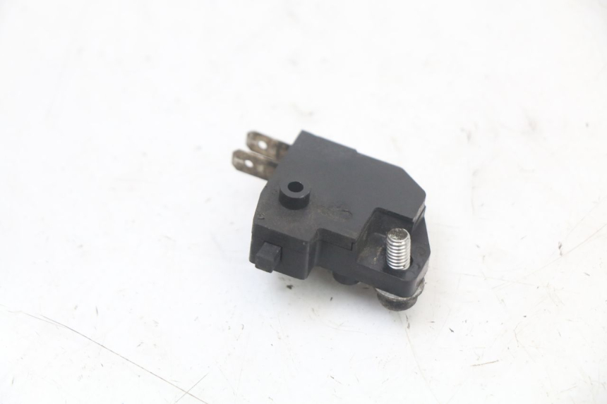 photo de CONTACTOR DE LUZ DE FRENO DERECHO SUZUKI BURGMAN 125 (2007 - 2014)