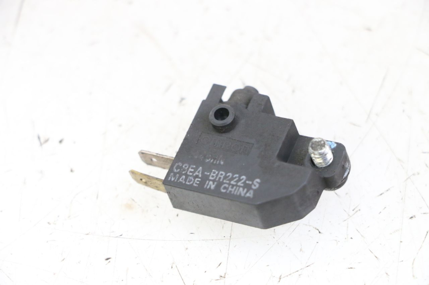 photo de LUZ FRENO INTERRUPTOR DERECHA SUZUKI BURGMAN 125 (2015 - 2017)