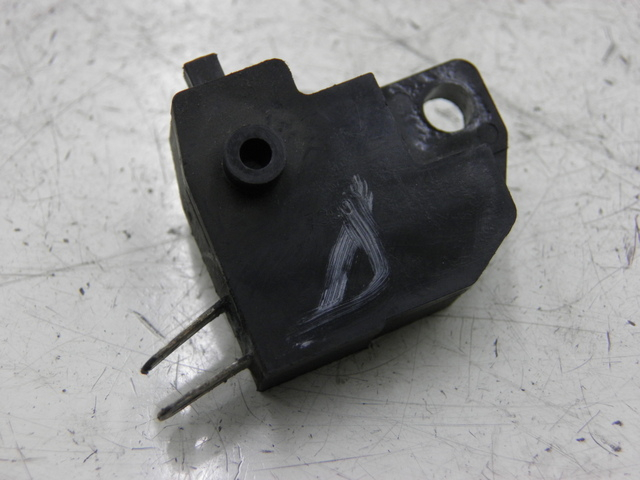 photo de LUZ FRENO INTERRUPTOR DERECHA SUZUKI BURGMAN EXECUTIVE 650 (2008 - 2010)