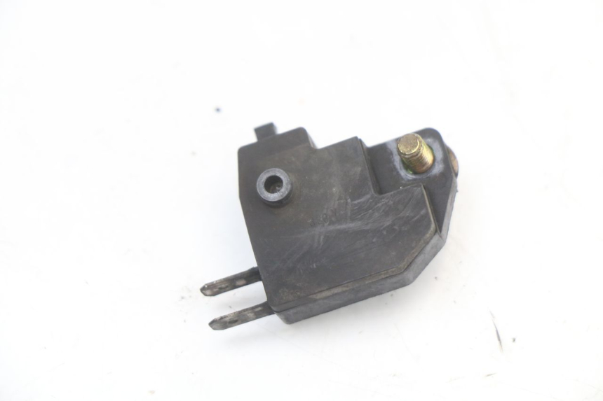 photo de LUZ FRENO INTERRUPTOR DERECHA SUZUKI GZ MARAUDER 125 (1998 - 2004)