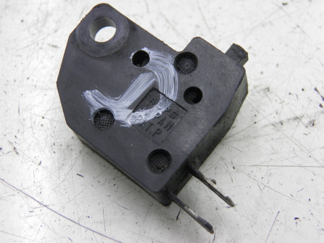 photo de LUZ FRENO INTERRUPTOR DERECHA SUZUKI SV S 650 (1999 - 2002)