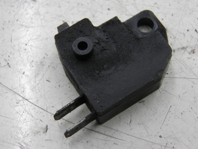 photo de LUZ FRENO INTERRUPTOR DERECHA SUZUKI SV S 650 (1999 - 2002)