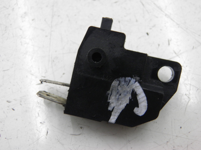 photo de LUZ FRENO INTERRUPTOR DERECHA SUZUKI SV S ABS 650 (2003 - 2009)